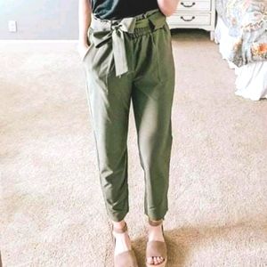 Casual Cropped Paper Bag Waist Pants w/ Pockets